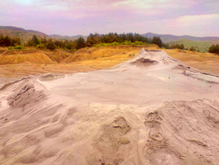 /assets/img/regiuni/Sud-Est/regiune/Vulcanii Noroiosi.jpg